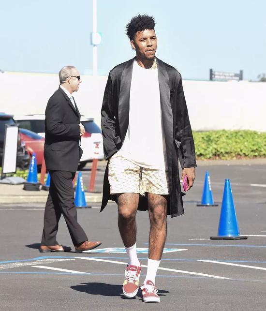 延后到中圈 延后到中圈